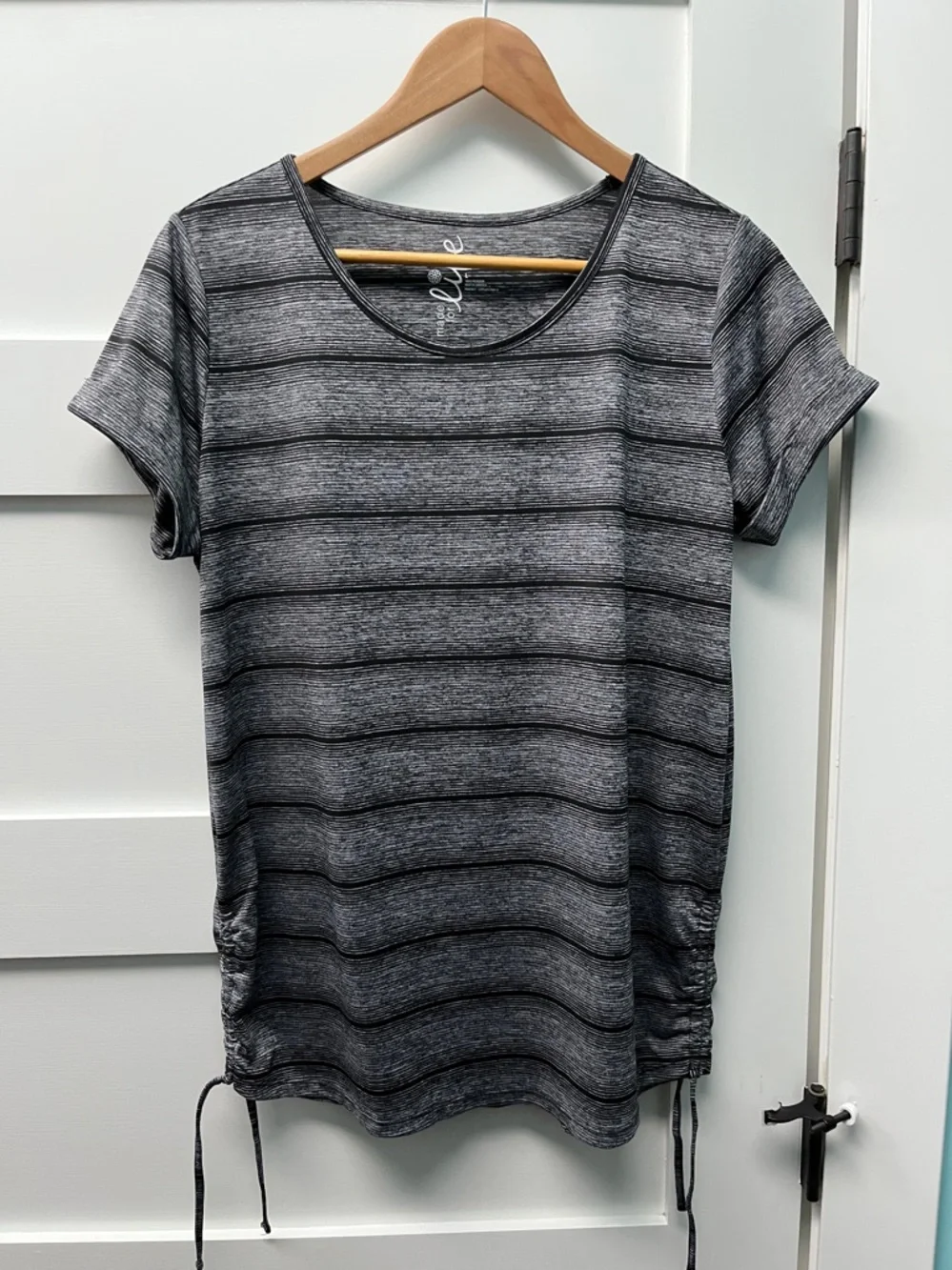Made For Life Black & Gray Active Set Top & Capri Pants Size Large - Picture 2 of 10